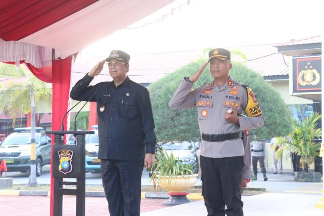 
					Wakil Bupati Karimun H. Anwar Hasyim, M.Si. Di dampingi oleh Kapolres Karimun AKBP Fadli Agus, S.I.K., M.H,