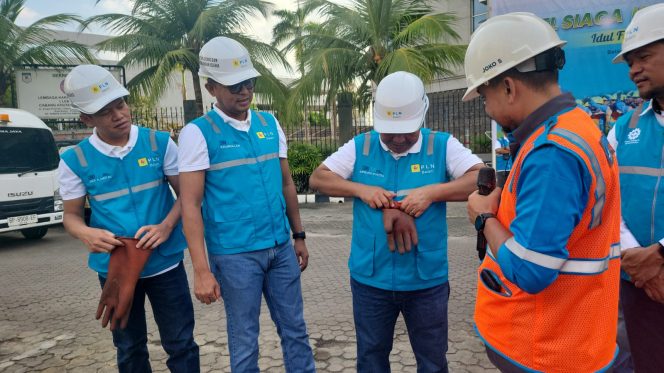 
					Apel Siaga Kelistrikan Idul Fitri 1445 H dilaksanakan serentak bersama seluruh unit PLN