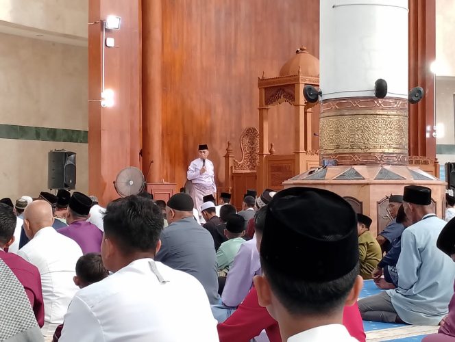 
					Rangkaian pelaksanaan Shalat Idul Fitri 1445 Hijriah di Masjid Agung Natuna.