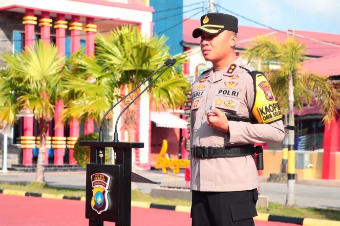 
					Kapolres Karimun AKBP Fadli Agus., S.I.K., M.H., mengeluarkan imbauan tentang menghadapi cuaca ekstrem di Kab. Karimun, Senin (15/4/2024).