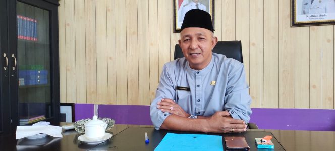 
					Kepala Dinas PMD Kabupaten Natuna, Suhardi.