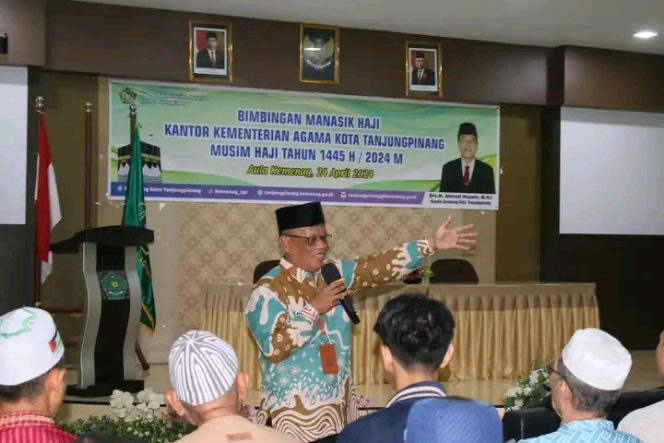 
					Kepala Kantor Kementerian Agama Kota Tanjungpinang, Ahmad Husein dalam sambutan sekaligus arahannya, Rabu (24/4/2024). Foto: istimewa