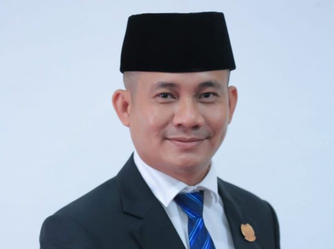 
					Ketua DPRD Kabupaten Lingga, Ahmad Nashiruddin.