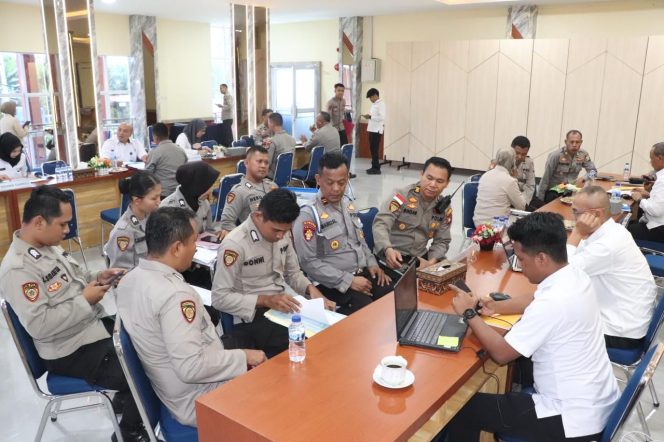 
					Itwasda Polda Kepri secara intensif memantau kinerja Polres Karimun, Selasa (30/4/2024).