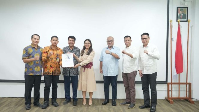 
					RSBP Batam terima penghargaan Angels Award 