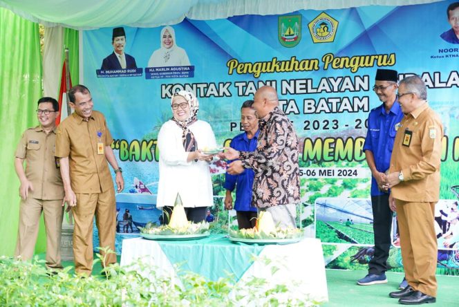 
					Pengukuhan Pengurus Kontak Tani Nelayan Andalan (KTNA) Kota Batam Periode 2023-2028 di Tibelat Farm Sei Temiang, Senin (6/5/2024).