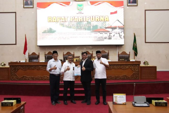 
					DPRD Kota Batam menggelar Rapat Paripurna dengan agenda Ranperda Pertanggungjawaban Pelaksanaan APBD Kota Batam Tahun Anggaran 2023, Rabu (15/5/2024). Foto: Dok. Humas DPRD Kota Batam