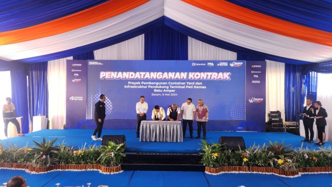 
					WSBP dan PT Persero Batam Penandatanganan Kontrak Proyek Pembangunan Container Yard dan Infrastruktur Pendukung Terminal Peti Kemas Batu Ampar.