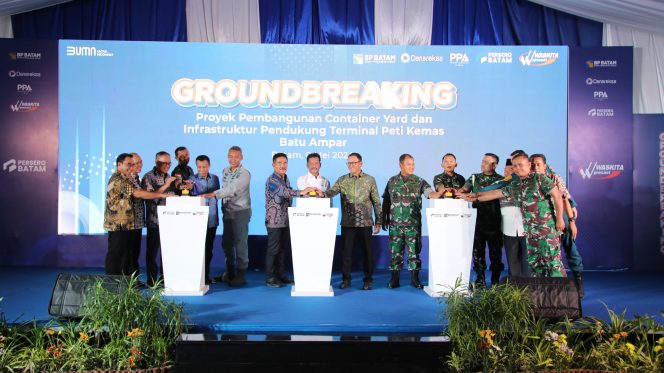 
					Ground Breaking Proyek Pembangunan Container Yard Terminal Peti Kemas Batu Ampar