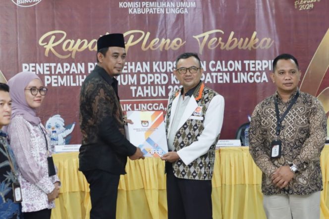 
					KPU Kabupaten Lingga menggelar Rapat Pleno Terbuka untuk Penetapan Perolehan Kursi dan Calon Terpilih pada Pemilihan Umum DPRD Kabupaten Lingga tahun 2024.