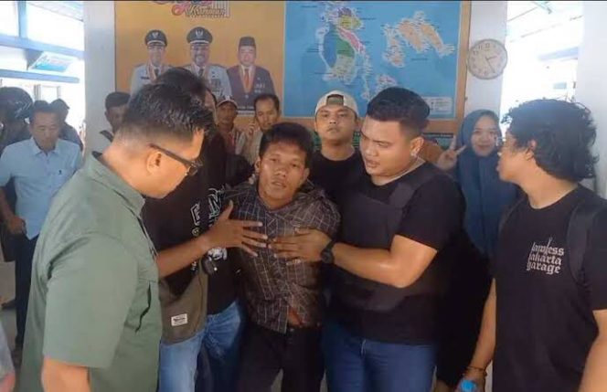 
					Pelaku berinisial Is (21) berhasil ditangkap Polres Karimun.