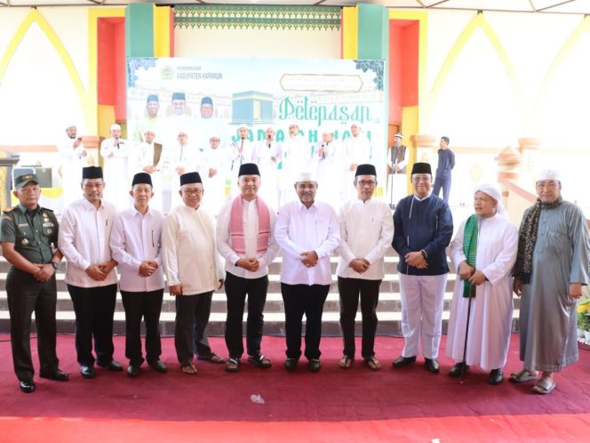 
					Kepolisian Resor Karimun lakukan pengamanan pelepasan jemaah calon haji asal Kabupaten Karimun pada Minggu (12/05/2024).