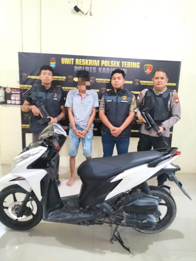 
					Unit Reskrim Polsek Tebing Polres Karimun berhasil mengamankan pelaku pencurian sepeda motor (curanmor) berinisial “IN” (35 tahun) di Kolong Atas Telaga Riau Kel. Sungai Lakam Kec. Karimun Kab. Karimun, Rabu (15/05/2024).