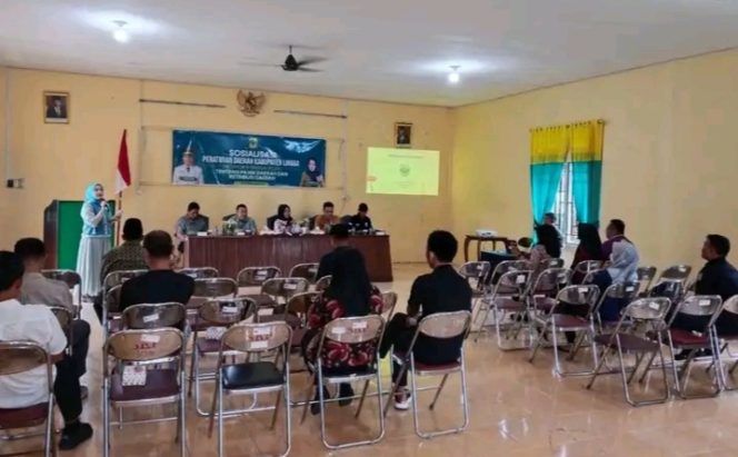 
					BapendaLingga menggelar kegiatan Sosialisasi Peraturan Daerah Kabupaten Linggatentang Pajak Daerah dan Retribusi Daerah di Gedung Sanggar Praja Dabo Singkep, Kecamatan Singkep, Kabupaten Lingga, pada Kamis (16/5/2024).