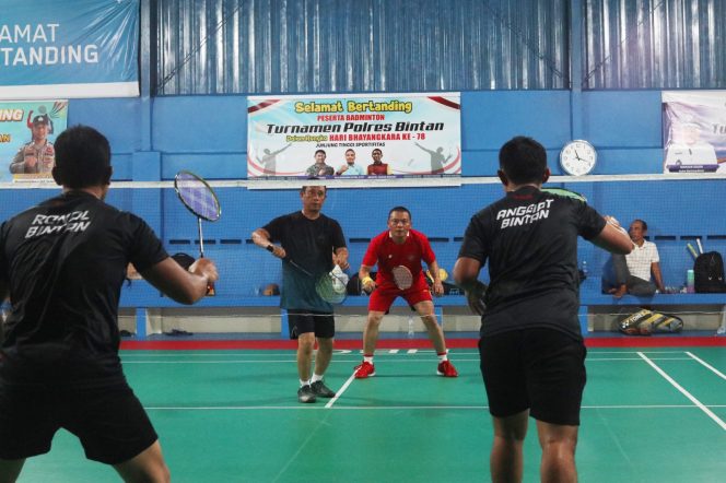 
					Polres Bintan Gelar Turnamen Badminton