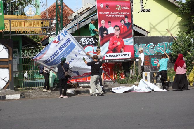 
					Ilustrasi alat peraga kampanye.