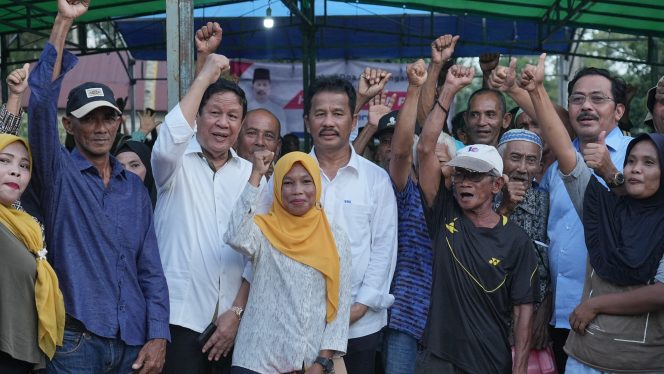 
					H. Muhammad Rudi (HMR) mengunjungi kelompok dan ormas di Tanjung Balai Karimun pada Kamis (30/5/2024).