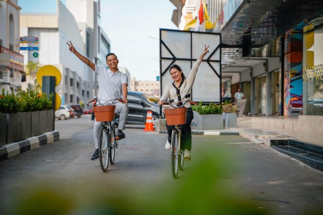 
					Fasilitas olahraga di Yello Hotel Harbour Bay Batam hadir dengan harga Rp, 100,000 net/ orang untuk sepeda santai ataupun sepeda listrik.