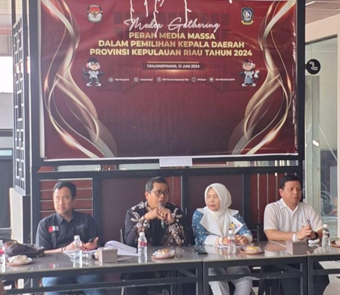 
					KPU Kepri mengadakan media gathering di Indah Rasa Food Court Km 8, Tanjungpinang, Rabu (12/6/2024).