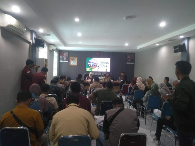 
					Kegiatan sosialisai Kantor Imigrasi Kelas l Kota Tanjungpinang di MPP setempat. Foto: Peri/HarianHaluanKepri