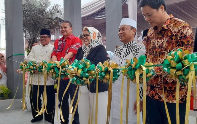 
					Astaka Land Bangun Masjid Megah di Perumahan Emirates Residence Tiban, Peresmiannya Dihadiri Ustadz Das’ad Latif