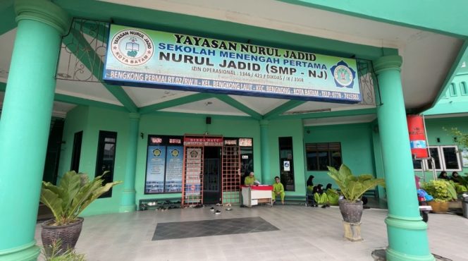 
					SMP Nurul Jadid, yang berlokasi di Bengkong Permai, Batam, hingga saat ini baru menerima 48 siswa baru yang mendaftar di sekolah tersebut.