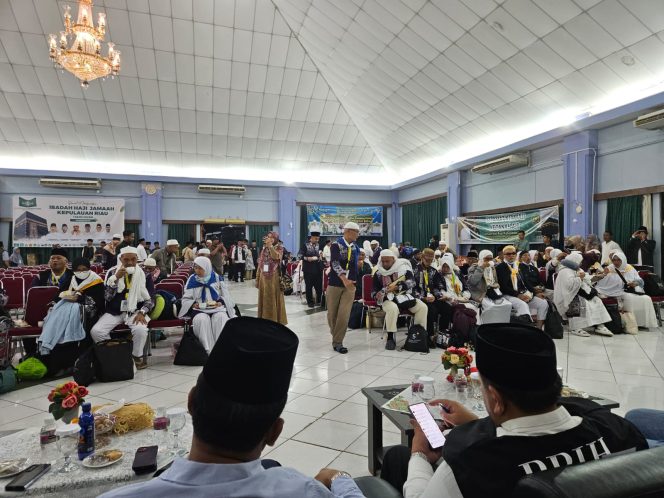 
					39 Jamaah Haji Kabupaten Kepulauan Anambas telah tiba di Kota Batam, Minggu (23/6/2024) siang.