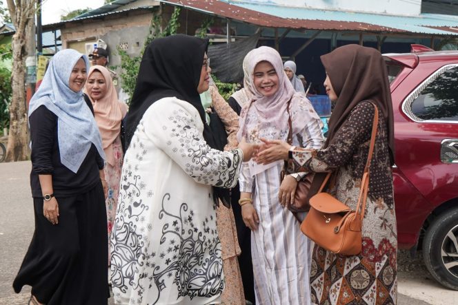 
					Wakil Gubernur Provinsi Kepri, Hj. Marlin Agustina berkesempatan untuk menghadiri agenda silaturahmi bersama tokoh agama se-Kecamatan Nongsa di Masjid Nurul Hidayah, Selasa (25/6/2024).
