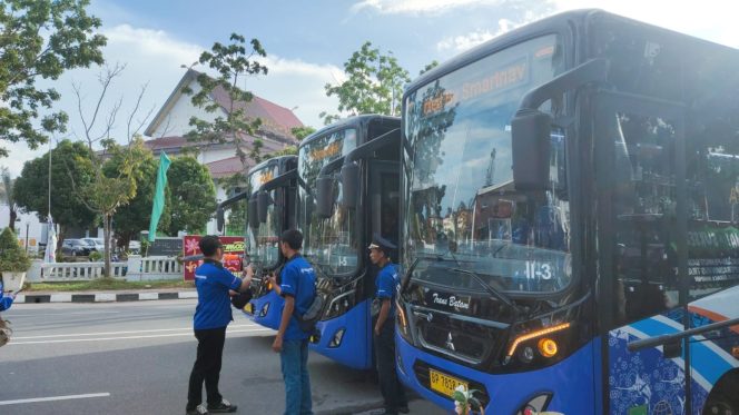 
					Ilustrasi. Disbudpar Batam menyebutkan layanan shuttle bus memberikan kemudahan bagi wisatawan mancanegara saat berkunjung ke Kota Batam. Foto: Arianita/HarianHaluanKepri