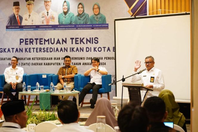 
					Pertemuan Teknis Peningkatan Ketersediaan Ikan di Kota Batam, di Hotel Harris Batam Centre, Rabu (10/7/2024).