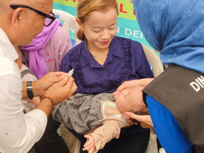 
					Ilustrasi imunisasi polio. Foto: AlurNews