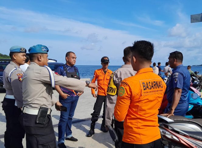 
					Petugas gabungan sedang kordinasi penjemputan KM Bintang Jaya 9 di Kuantan, Malaysia.