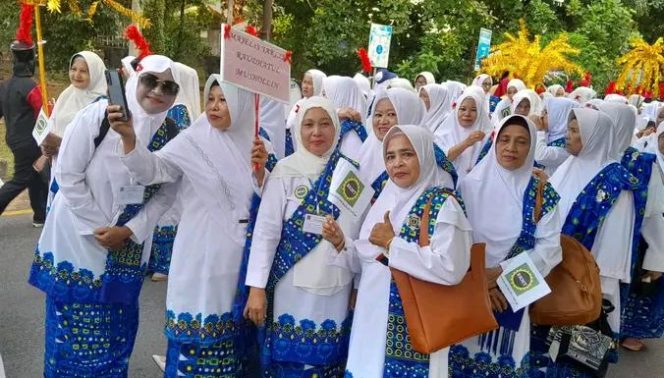 
					Pawai peringatan 1 Muharram di Kepri.