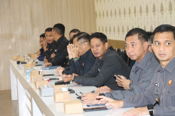 
					12 peserta didik Sespimmen Polri Dikreg ke-62 saat mengikuti kegiatan Pembukaan Kuliah Kerja Profesi di Rupatama Polresta Tanjungpinang, Selasa (9/7/2024).