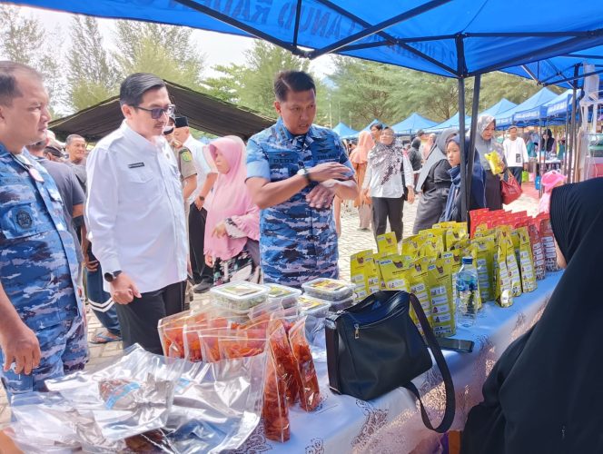 
					Lanud RSA Natuna Tunaikan Bhakti dengan Melayani Kesehatan dan Ekonomi