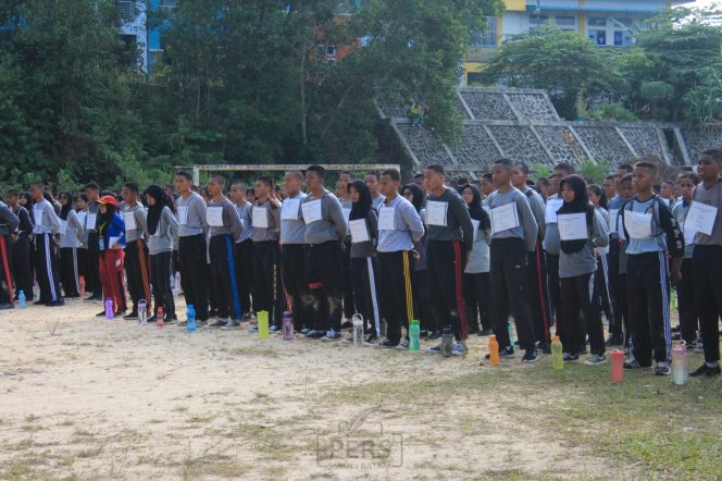 
					Masa Pengenalan Lingkungan Sekolah (MPLS) di SMKN 1 Batam berjalan dengan lancar dan tertib. Foto: Atika/HarianHaluanKepri