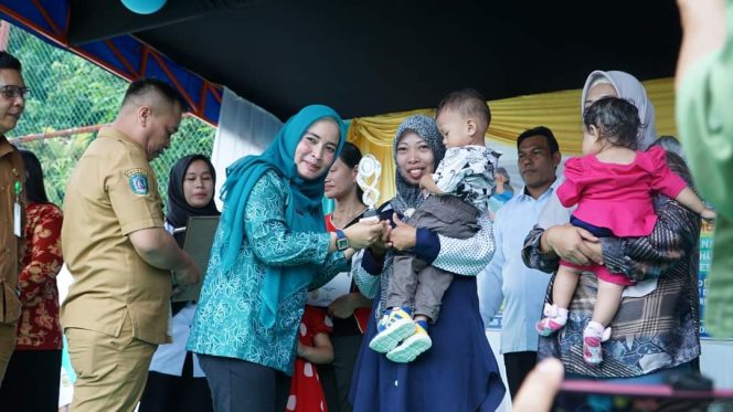 
					Kegiatan Pencanangan Pekan Imunisasi Nasional (PIN) Polio Kabupaten Lingga Tahun 2024 di Kelurahan Pancur, Kecamatan Lingga Utara, pada Selasa (23/7/2024).