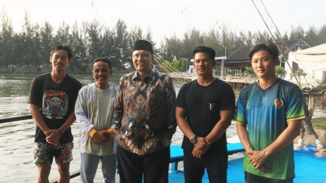 
					Ria Saptarika, anggota DPD RI, saat berkunjung untuk melihat langsung persiapan mereka serta fasilitas latihan di Cable Ski Bengkong pada Rabu (24/7/2024).