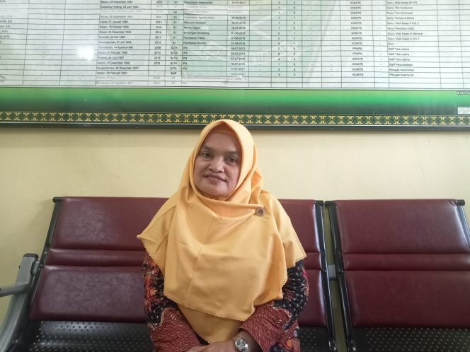 
					Endrawati, humas Madrasah Aliyah (MA) USB Filial Man Batam. Foto: Atika/HarianHaluanKepri