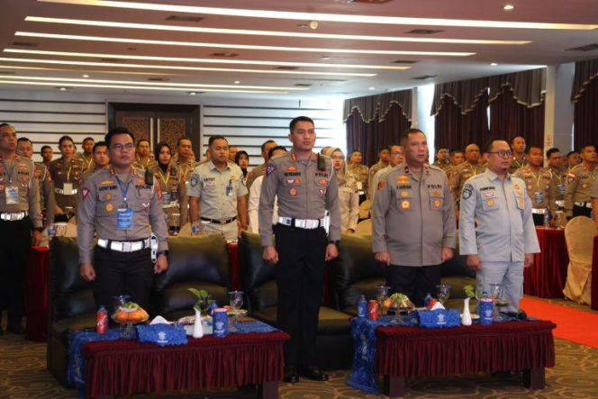 
					Polda Kepulauan Riau mengadakan rakor Teknis Fungsi Lalu Lintas Tahun 2024 di Hotel BCC and Residence, Batam, pada Selasa (6/8/2024).