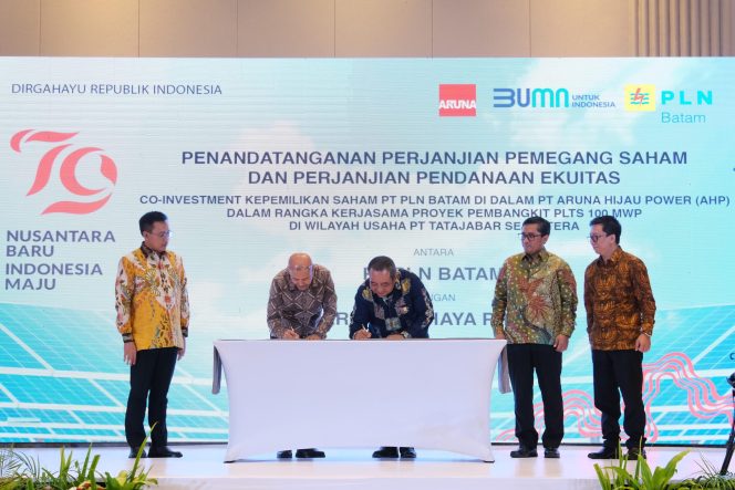 
					PT PLN  Batam melakukan Penandatanganan Perjanjian Pemegang Saham dan Perjanjian Pendanaan Ekuitas dengan PT Aruna Cahaya Pratama, di Radisson Hotel, Batam, Rabu (7/8/2024).