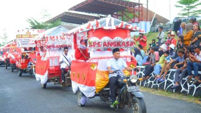 
					Ribuan Warga Dabo Singkep Saksikan Pawai Pembangunan HUT Kemerdekaan ke-79 RI
