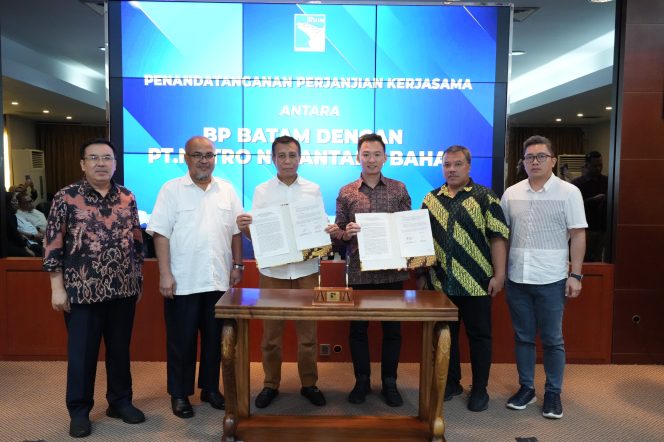 
					Pelaksanaan Penandatanganan Kerja Sama Pelabuhan Batam Centre antara BP Batam dengan PT. Metro Nusantara Bahari, Kamis petang (1/8/2024).