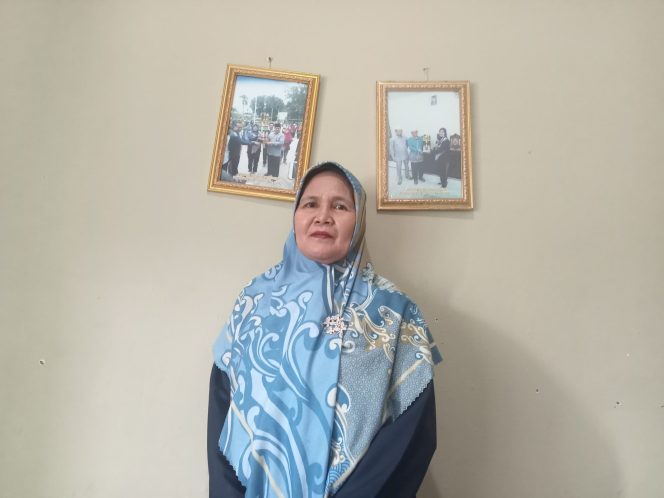 
					Ratna, Kepala Sekolah MIS Darul Ghufron
Foto:Atika/HarianHaluanKepri