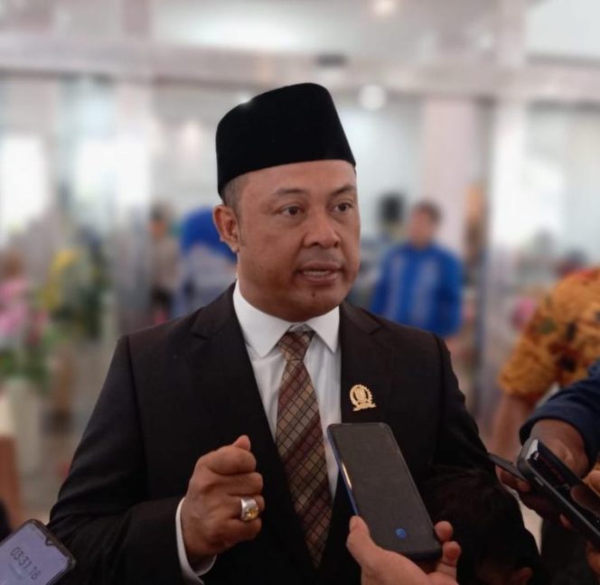 
					Ketua DPD Partai Gerindra Kepri, Iman Sutiawan