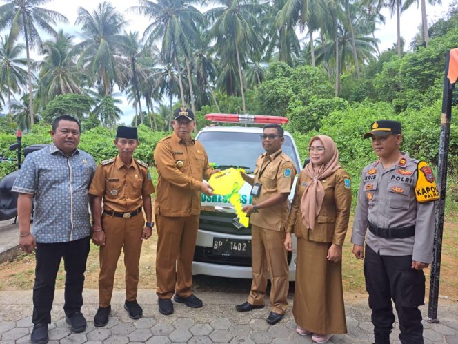 
					Serah Terima dari Bupati Kabupaten Kepulauan Anambas Kepada Kepala Puskesmas Siantan Tengah,
Muhammad Birul Waldyn