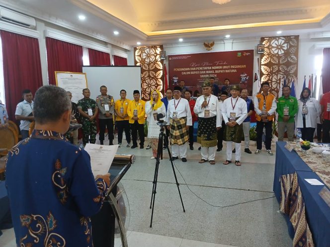 
					Ketua KPU Natuna, Kusnaidi memimpin pembacaan berita acara