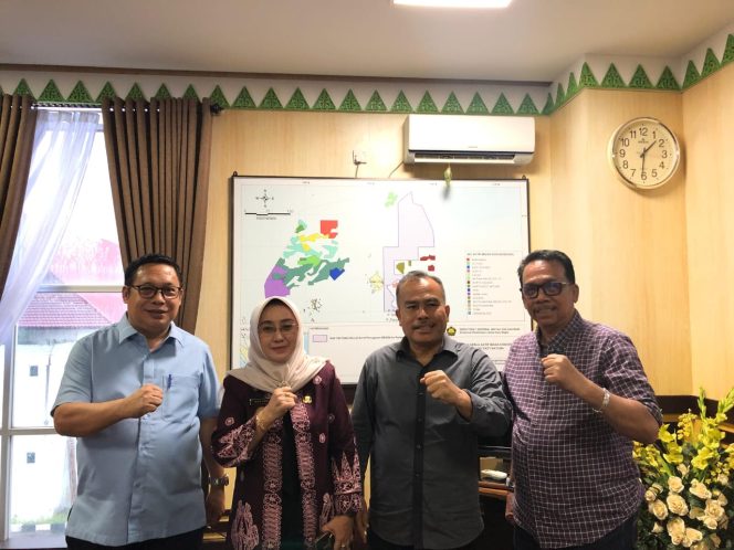 
					Pjs Bupati Natuna, Rika Azmi dan Anggota DPRD Kepri.