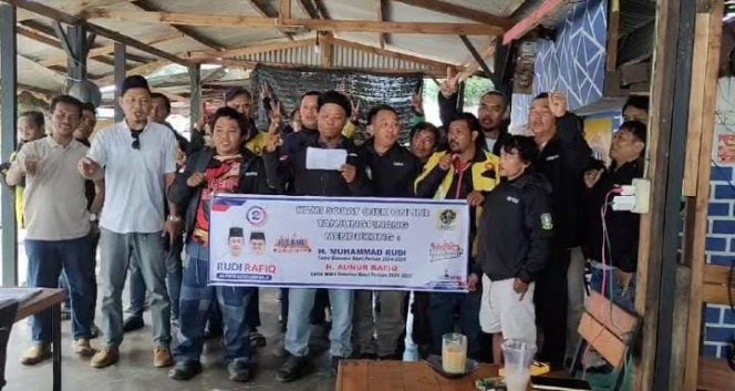 
					Sahabat Ojol Tanjungpinang menyatakan sikapnya mendukung pasangan nomor urut 2 di Pilkada Kepri 2024