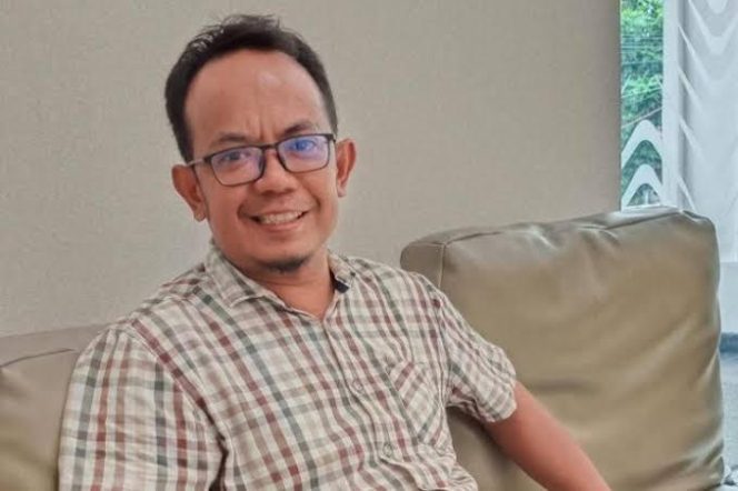 
					Direktur Perwakilan Public Trust Institute Robby Patria
